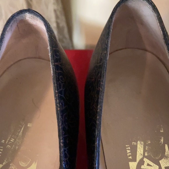 Salvatore Ferragamo use shoes - Picture 5 of 8